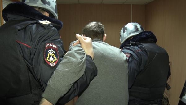 Хулиганы с газовым баллончиком напали на автоледи в МинВодах